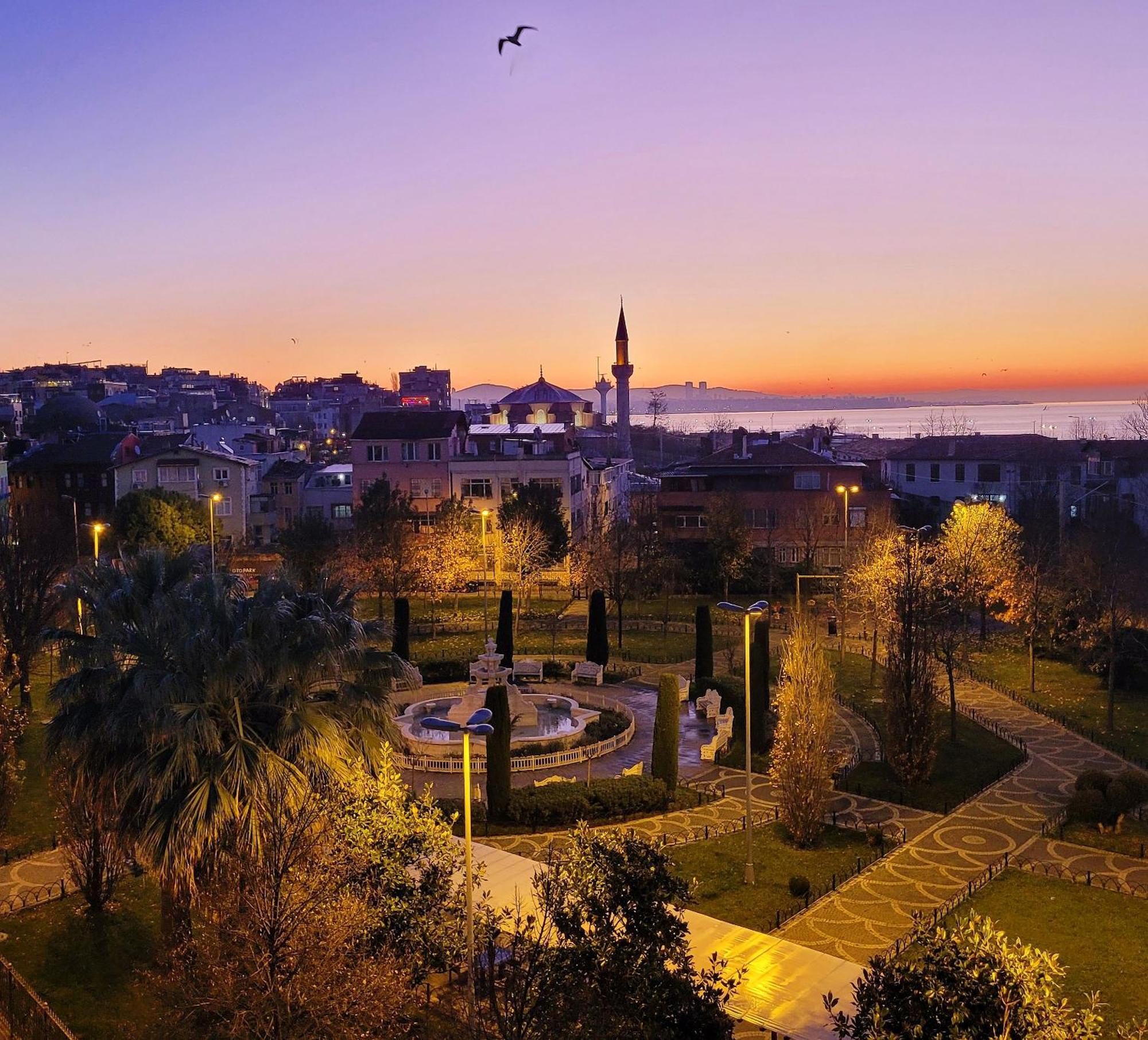 Saruhan Hotel Istanbul Bagian luar foto
