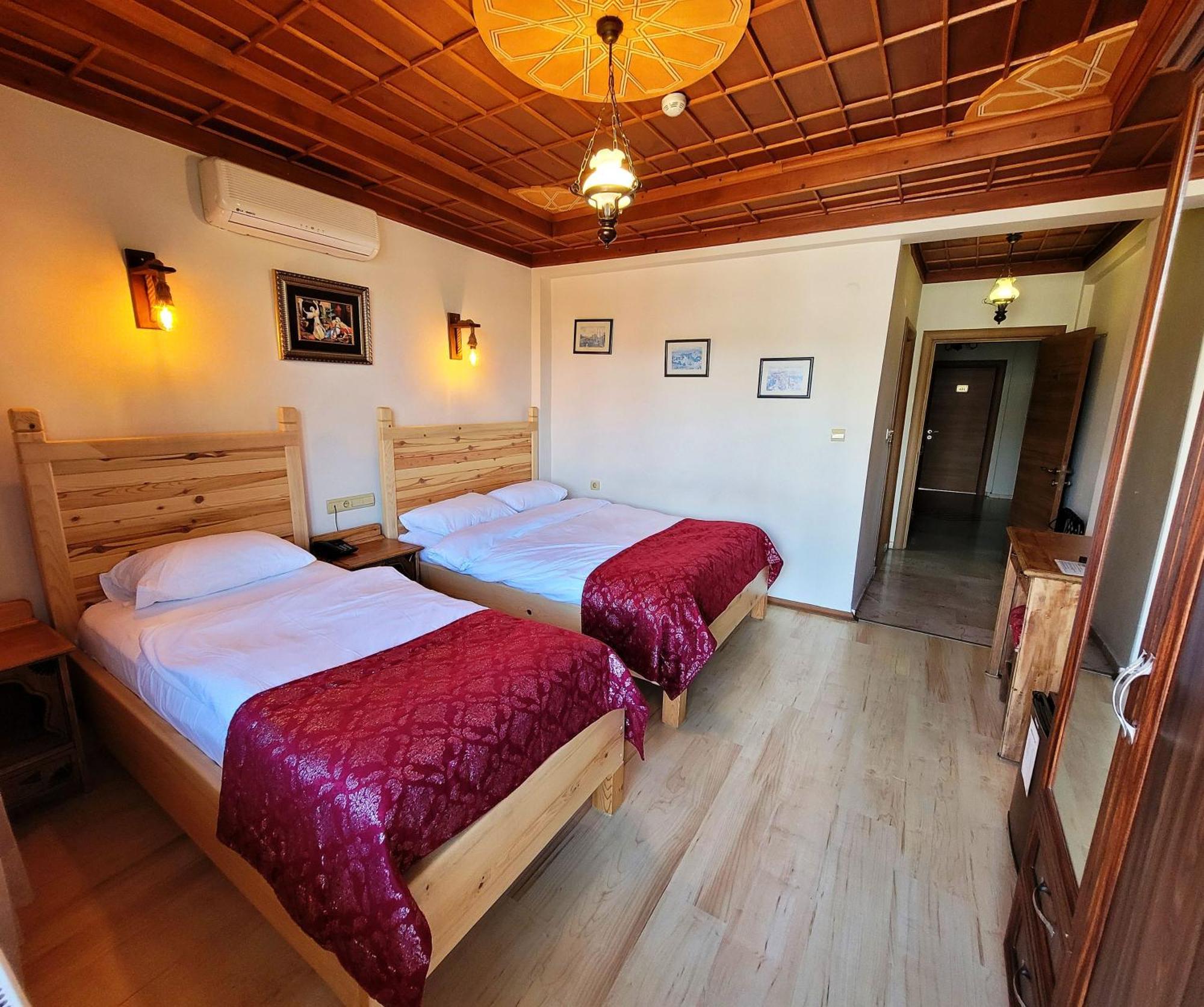 Saruhan Hotel Istanbul Bagian luar foto